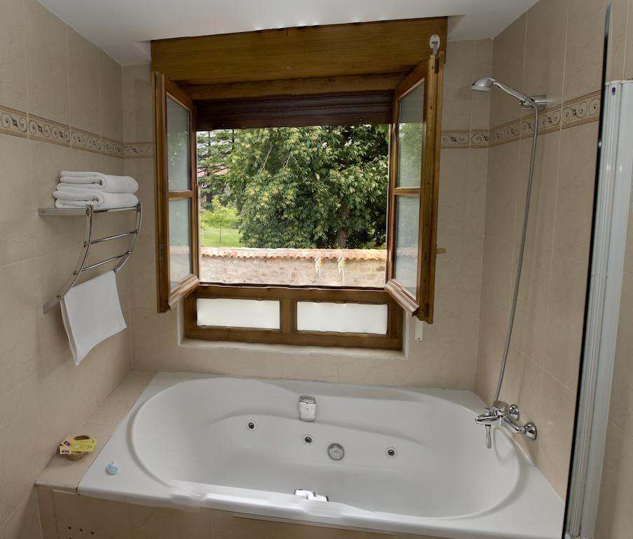 Hotel Rural La Corte De Los Pinares Винуэса Экстерьер фото