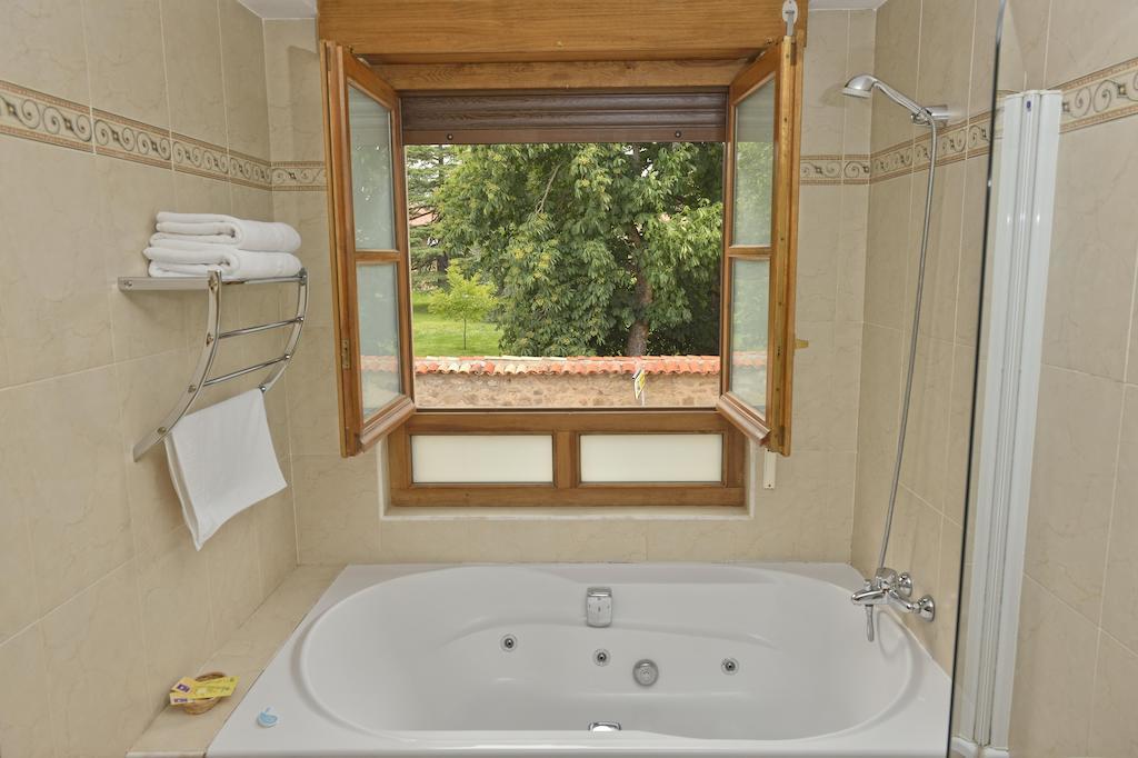 Hotel Rural La Corte De Los Pinares Винуэса Экстерьер фото
