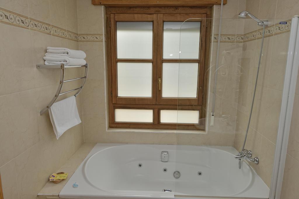 Hotel Rural La Corte De Los Pinares Винуэса Экстерьер фото