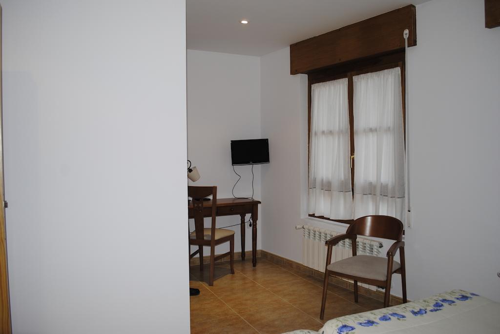 Hotel Rural La Corte De Los Pinares Винуэса Номер фото