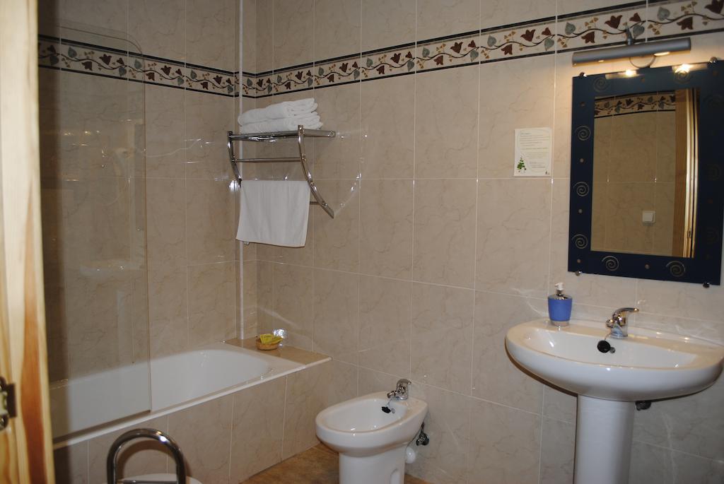 Hotel Rural La Corte De Los Pinares Винуэса Номер фото