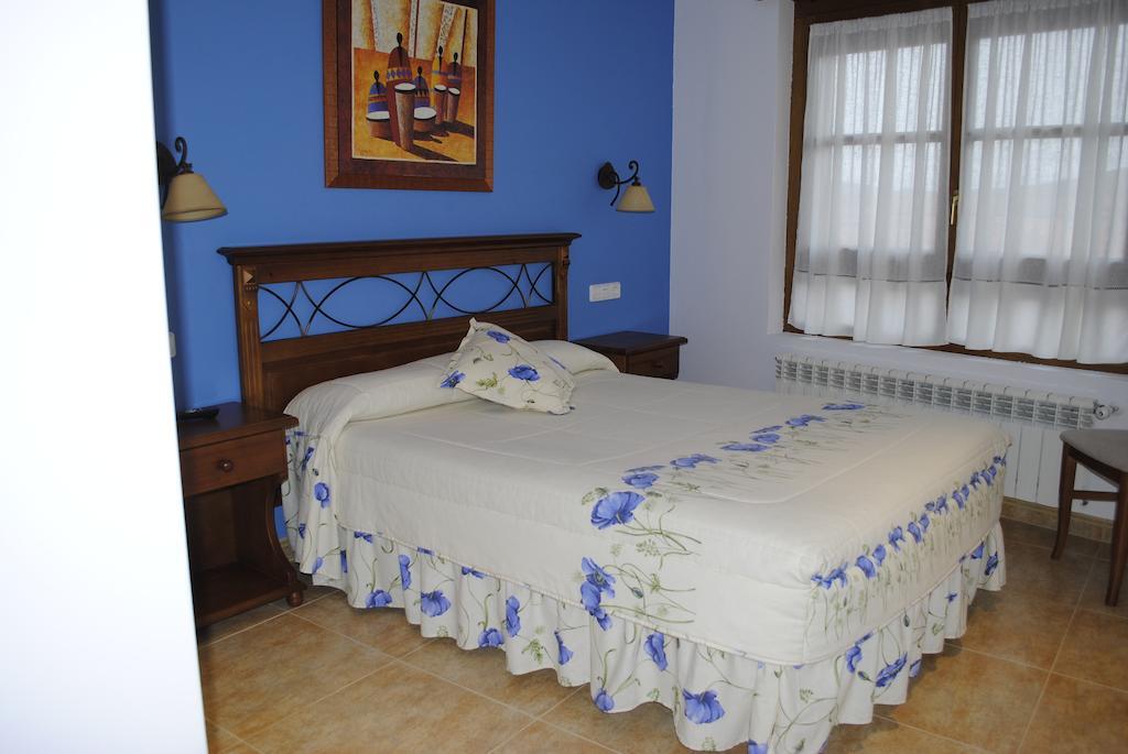 Hotel Rural La Corte De Los Pinares Винуэса Номер фото