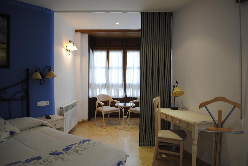Hotel Rural La Corte De Los Pinares Винуэса Номер фото