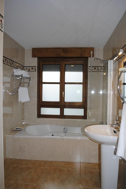Hotel Rural La Corte De Los Pinares Винуэса Номер фото
